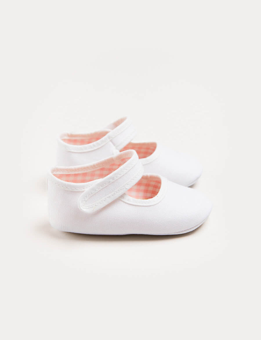 Woven Mary Jane Pram Shoes in White (17-20EU) Shoes from Pepa London