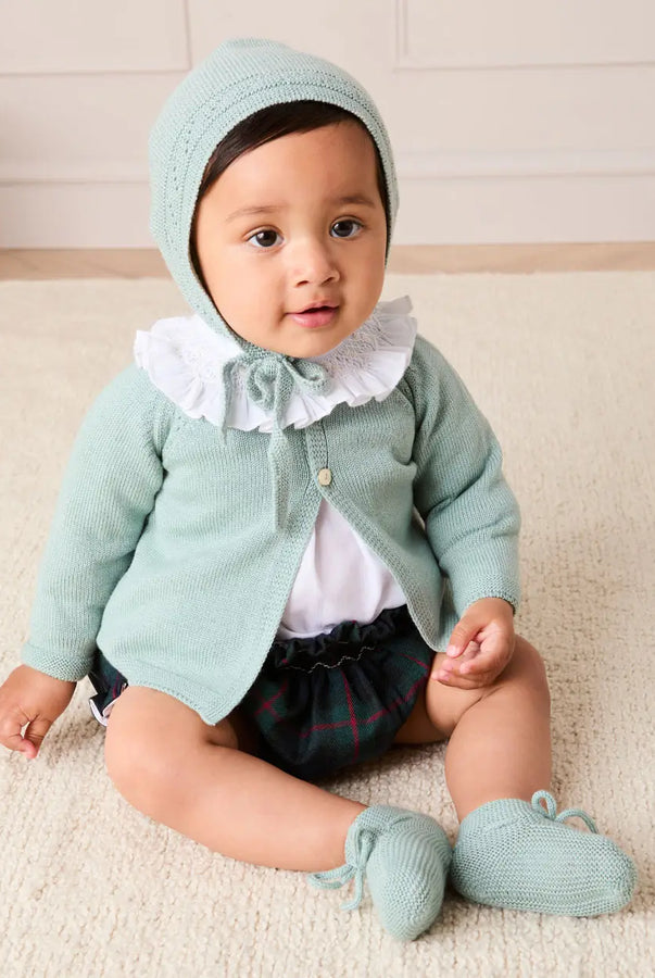 THE NEWBORN LOOKBOOK