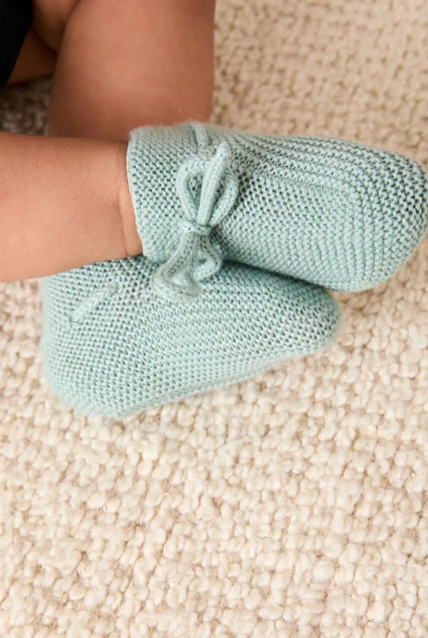 THE NEWBORN LOOKBOOK