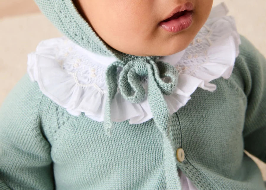 THE NEWBORN LOOKBOOK