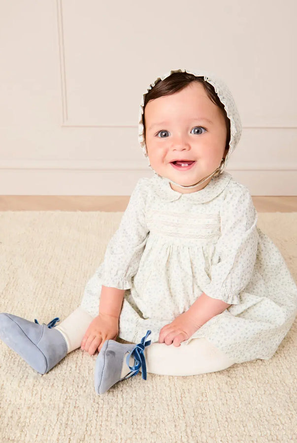 THE NEWBORN LOOKBOOK