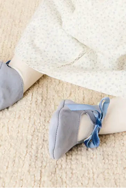 THE NEWBORN LOOKBOOK