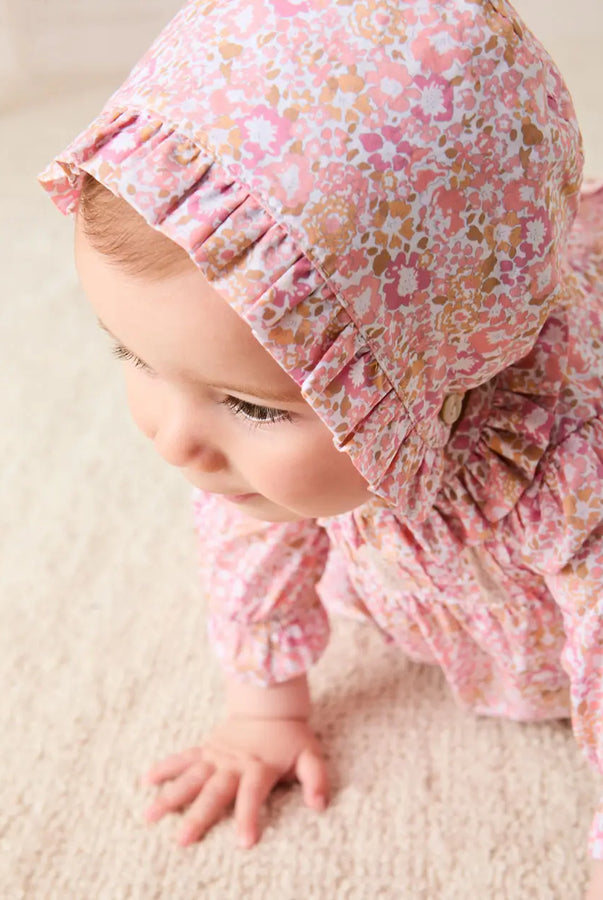 THE NEWBORN LOOKBOOK