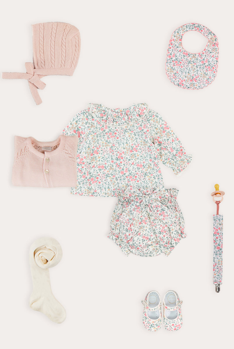 THE NEWBORN LOOKBOOK