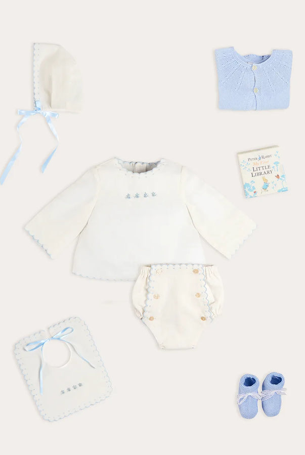 THE NEWBORN LOOKBOOK