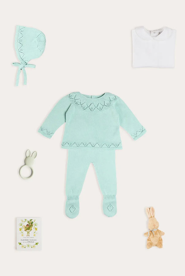 THE NEWBORN LOOKBOOK