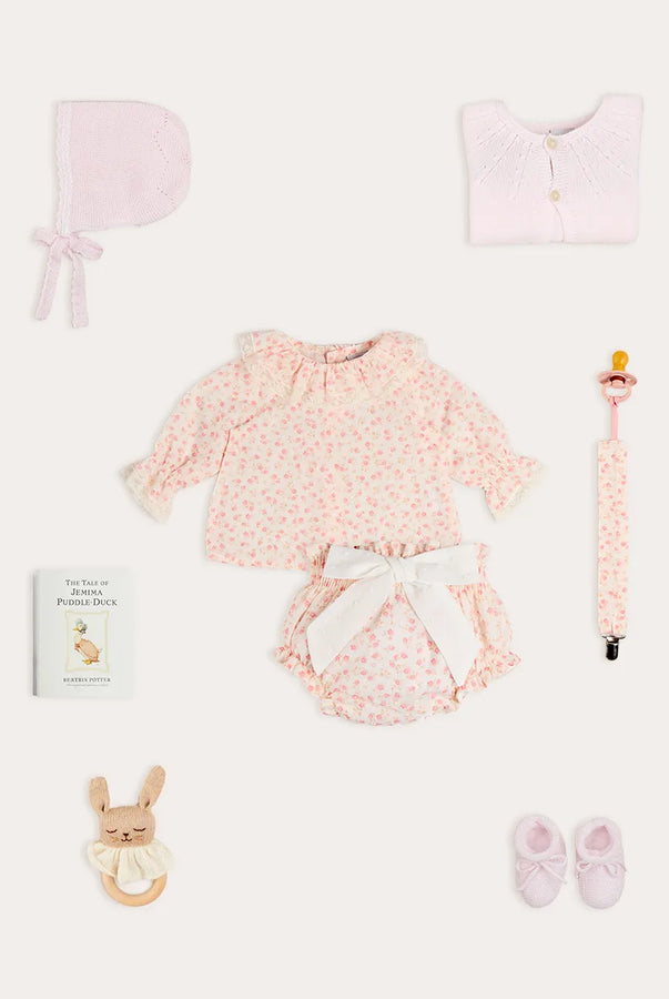 THE NEWBORN LOOKBOOK