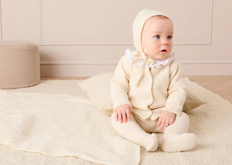 THE NEWBORN LOOKBOOK