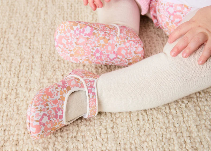 THE NEWBORN LOOKBOOK