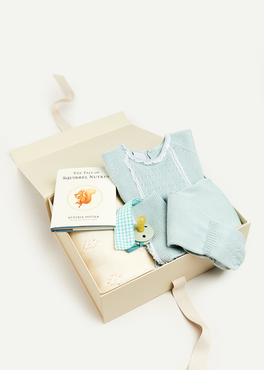 The Lace Detail Knitted Gift Set in Green Look  from Pepa London