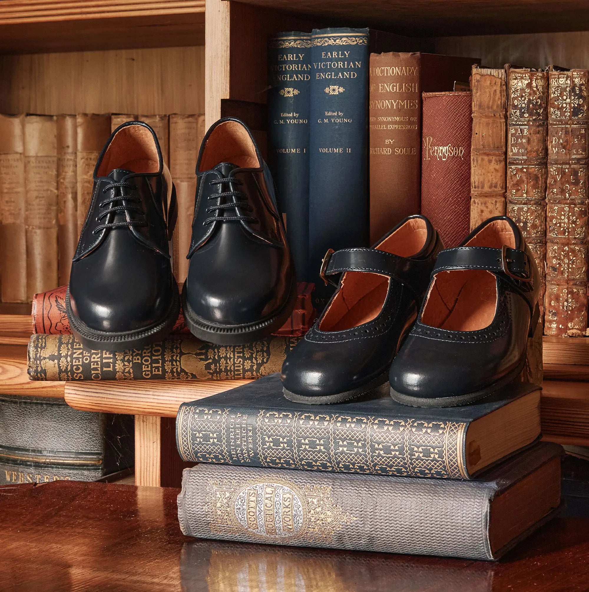 01Mobile_Banner_AW_BTS_Shoe.webp