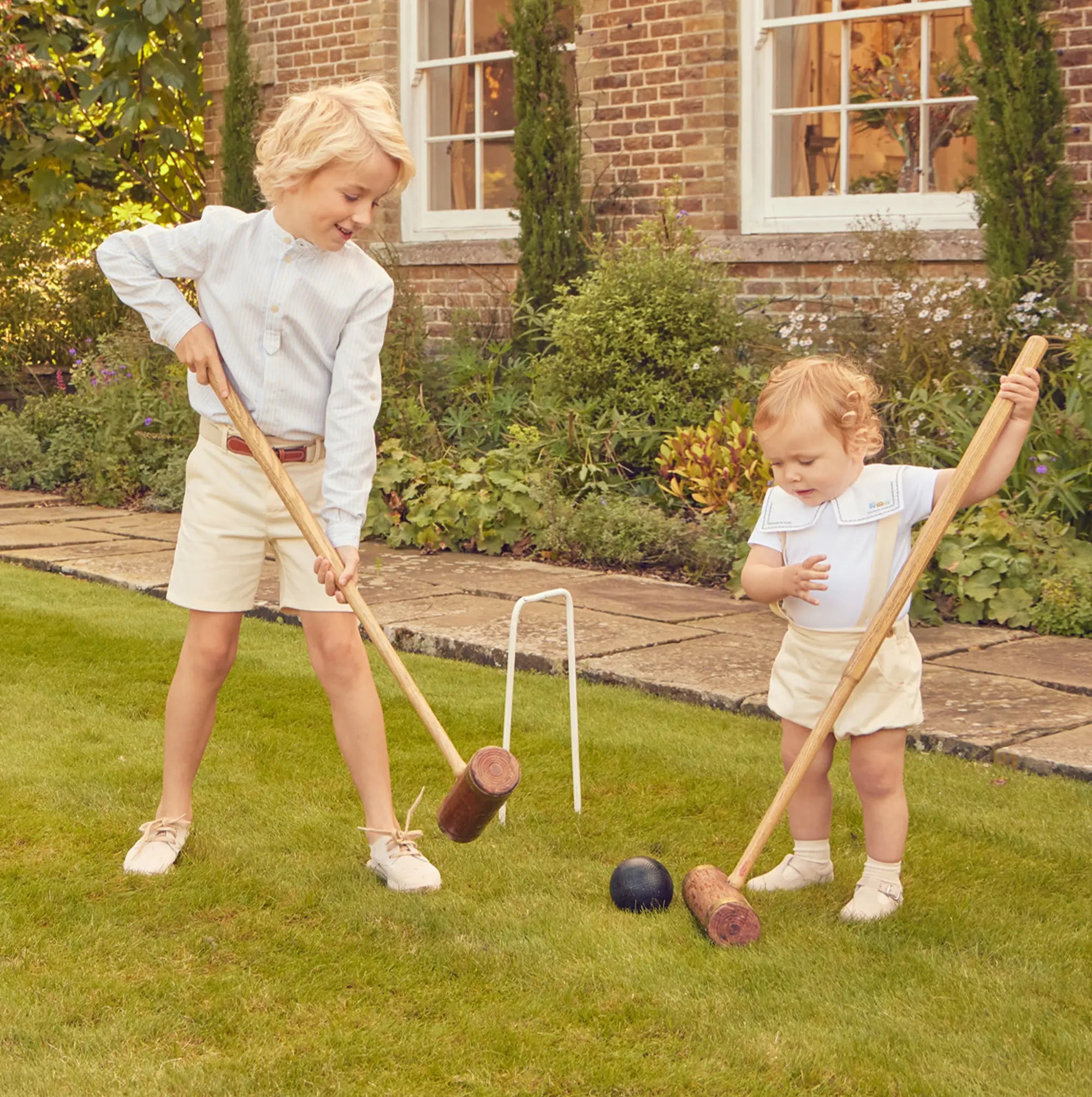 14mobile_HP_Banner_sibling.webp