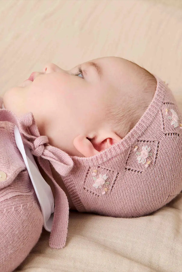 THE NEWBORN LOOKBOOK