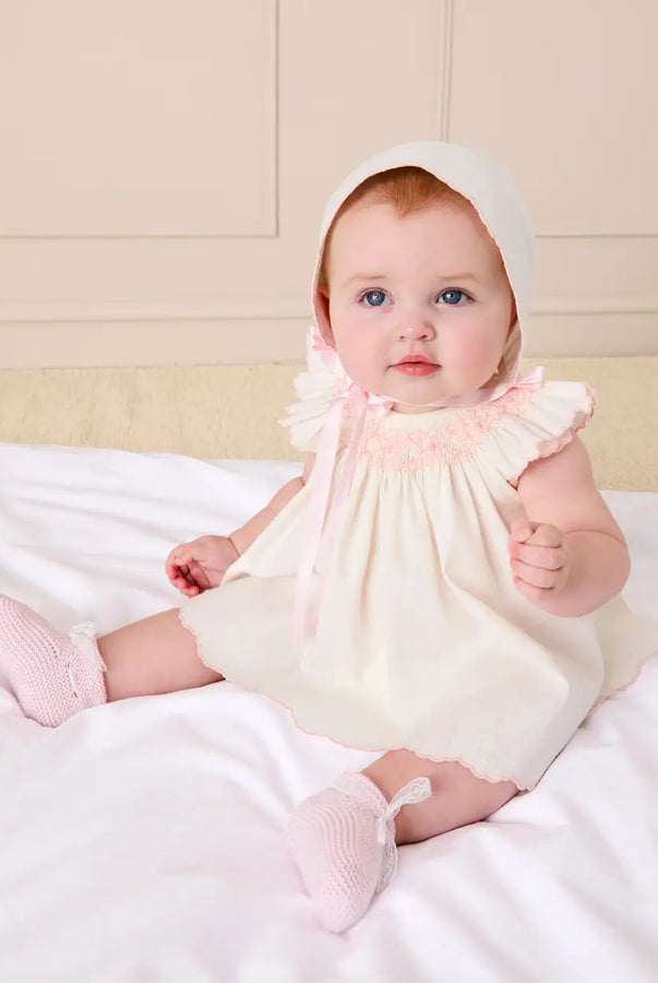 THE NEWBORN LOOKBOOK