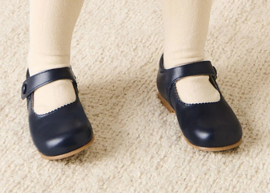 THE BABY GIRL LOOKBOOK