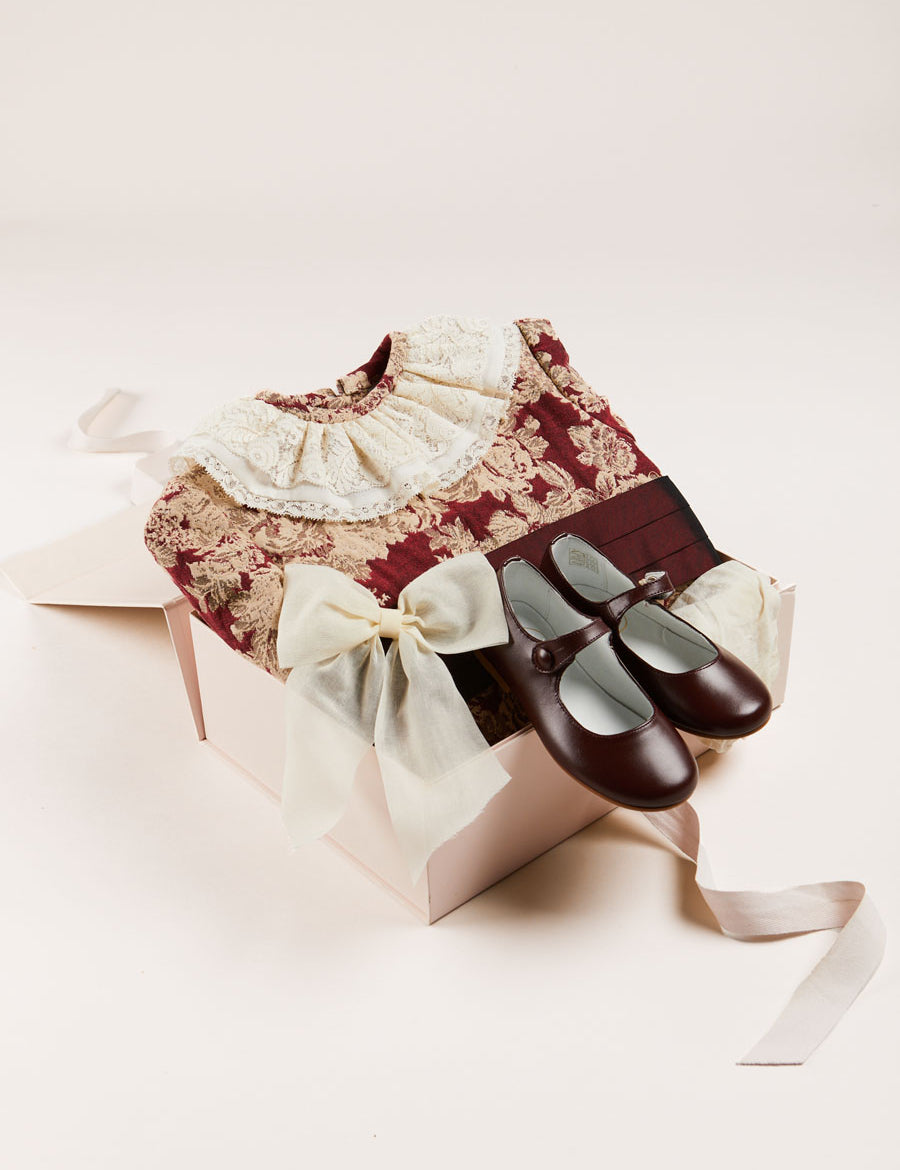 Eleanor Floral Gift Set in Burgundy Look from Pepa London