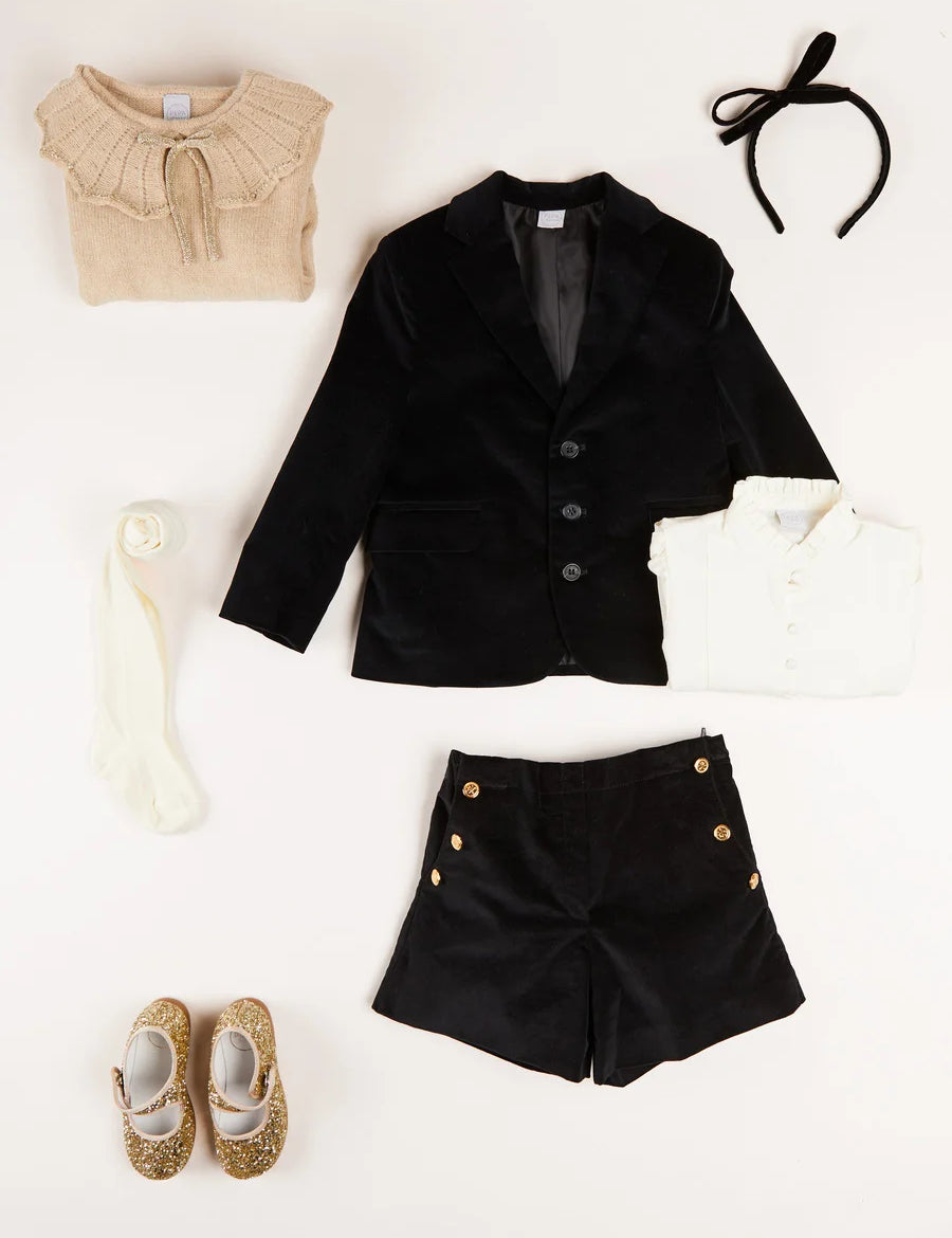 The Black Velvet Blazer with Shorts Girl Look Look  from Pepa London