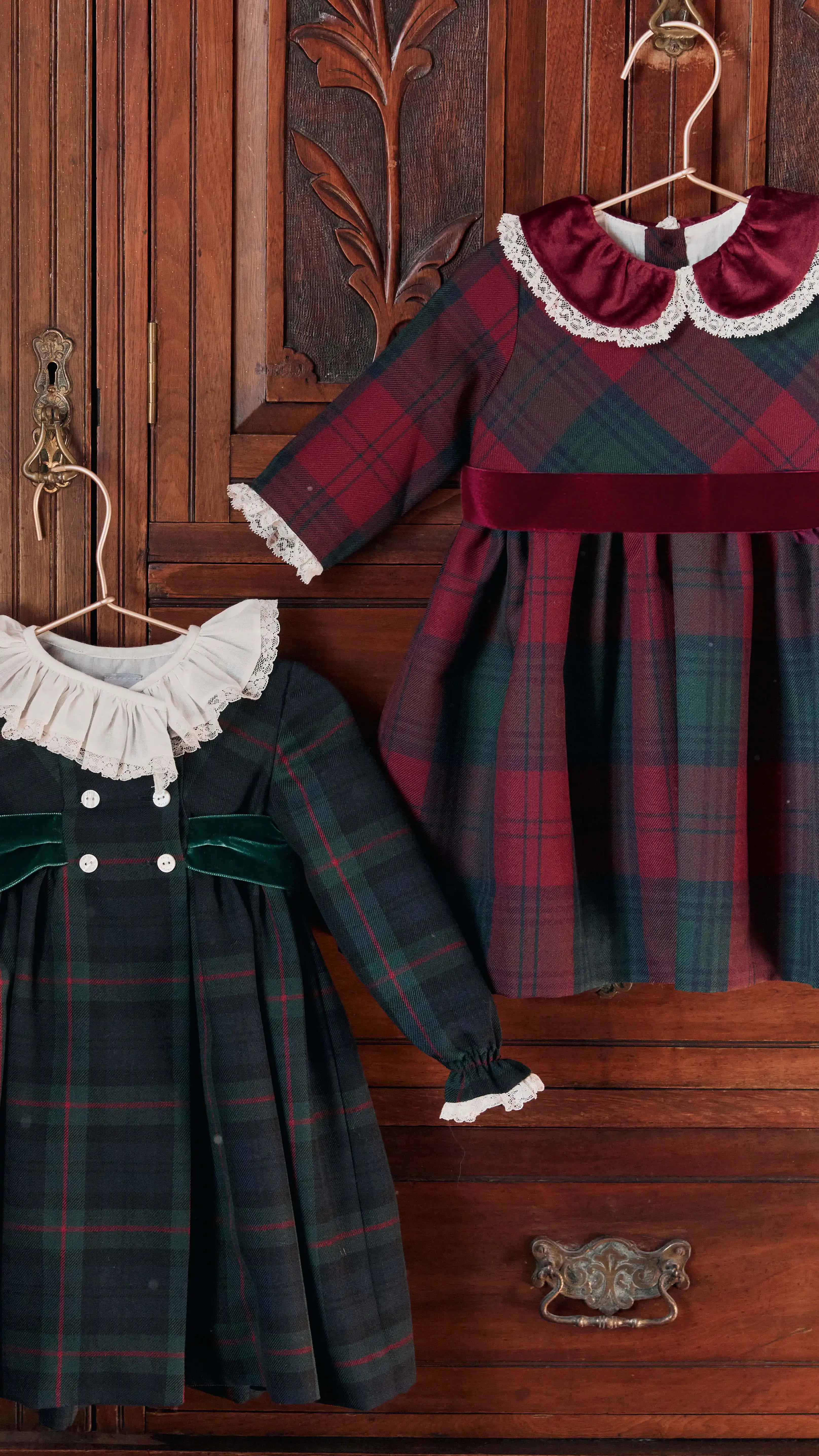 HERO_TARTAN_DRESSES_HERO_TARTAN_DRESSES_0504_PEPA_0777_copy.webp