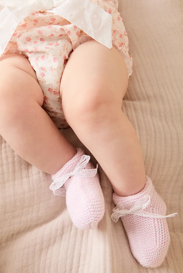 THE NEWBORN LOOKBOOK