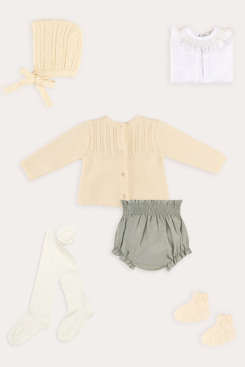 THE NEWBORN LOOKBOOK