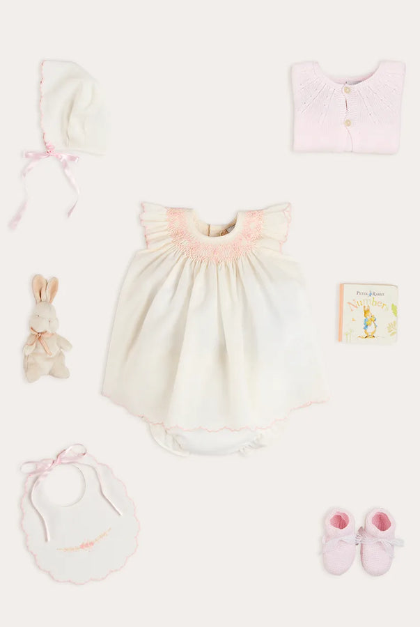 THE NEWBORN LOOKBOOK