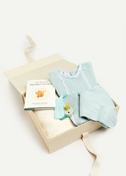 The Lace Detail Knitted Gift Set in Green Look  from Pepa London
