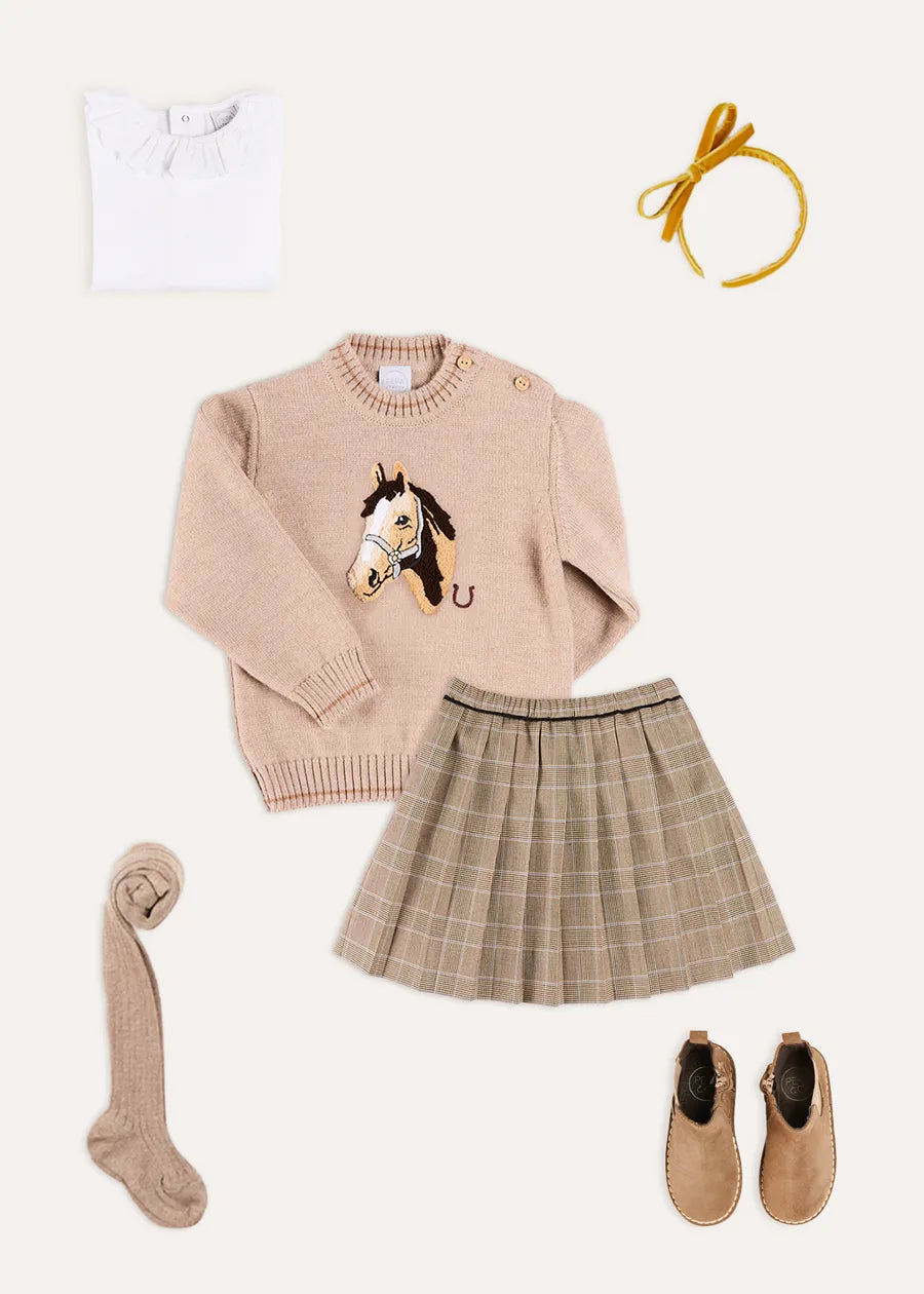 The_Beige_Horse_Jumper_Girl_Look_copy.webp