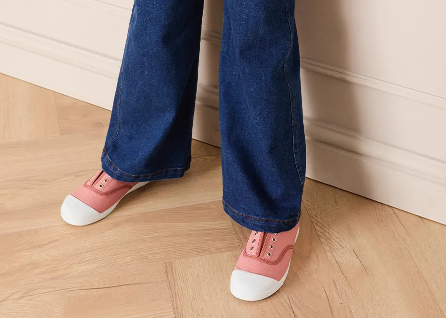 THE GIRL LOOKBOOK