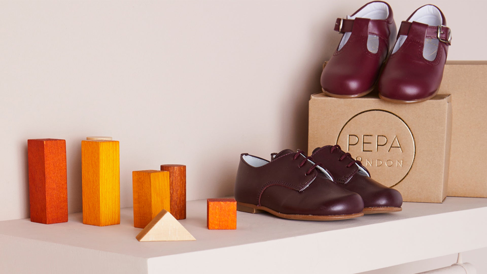 shoe_guide_cover_01_695de52b-bd75-4e43-8e6d-c48dcc788fd1.jpg