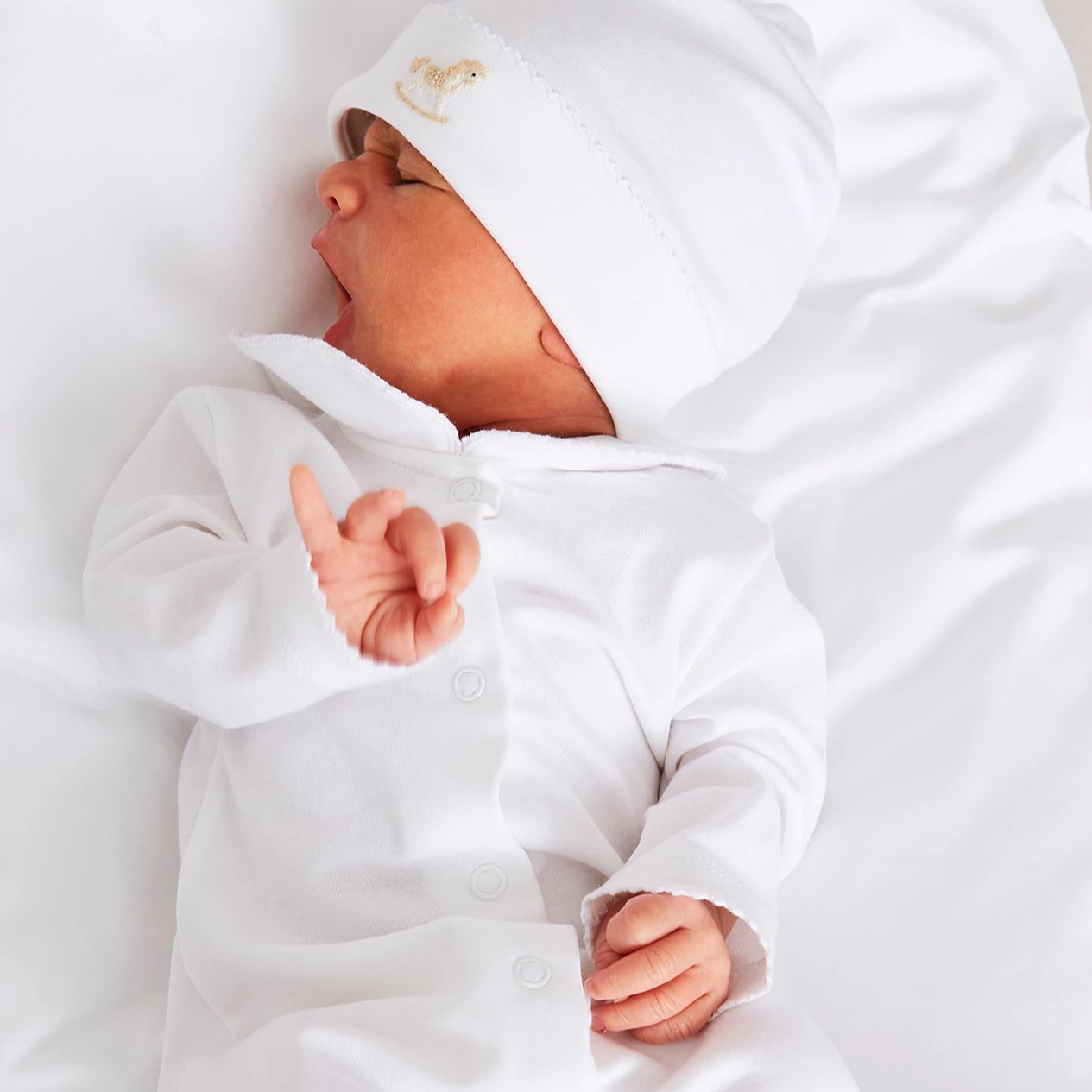 NEWBORN LOOK 5 Look  from Pepa London