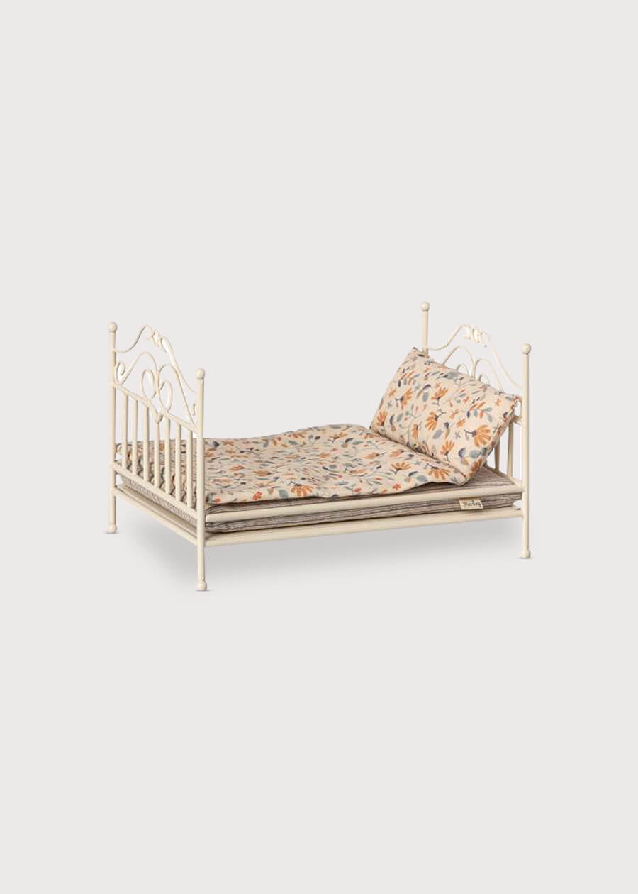 Soft Sand Vintage Bed TOYS from Pepa London